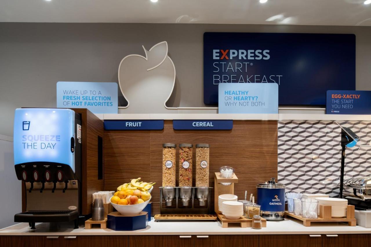 Holiday Inn Express & Suites - Hollister By Ihg Esterno foto