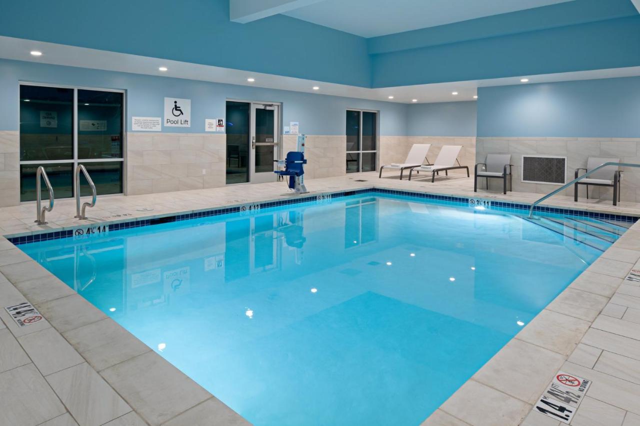 Holiday Inn Express & Suites - Hollister By Ihg Esterno foto
