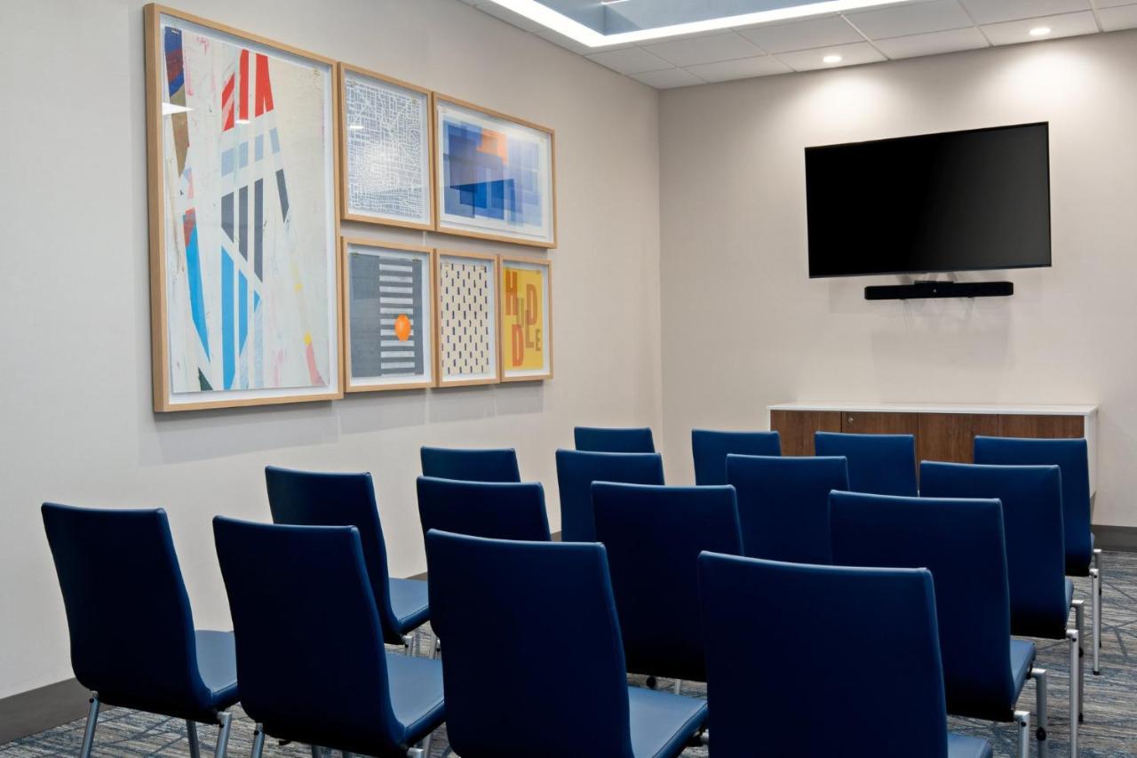 Holiday Inn Express & Suites - Hollister By Ihg Esterno foto