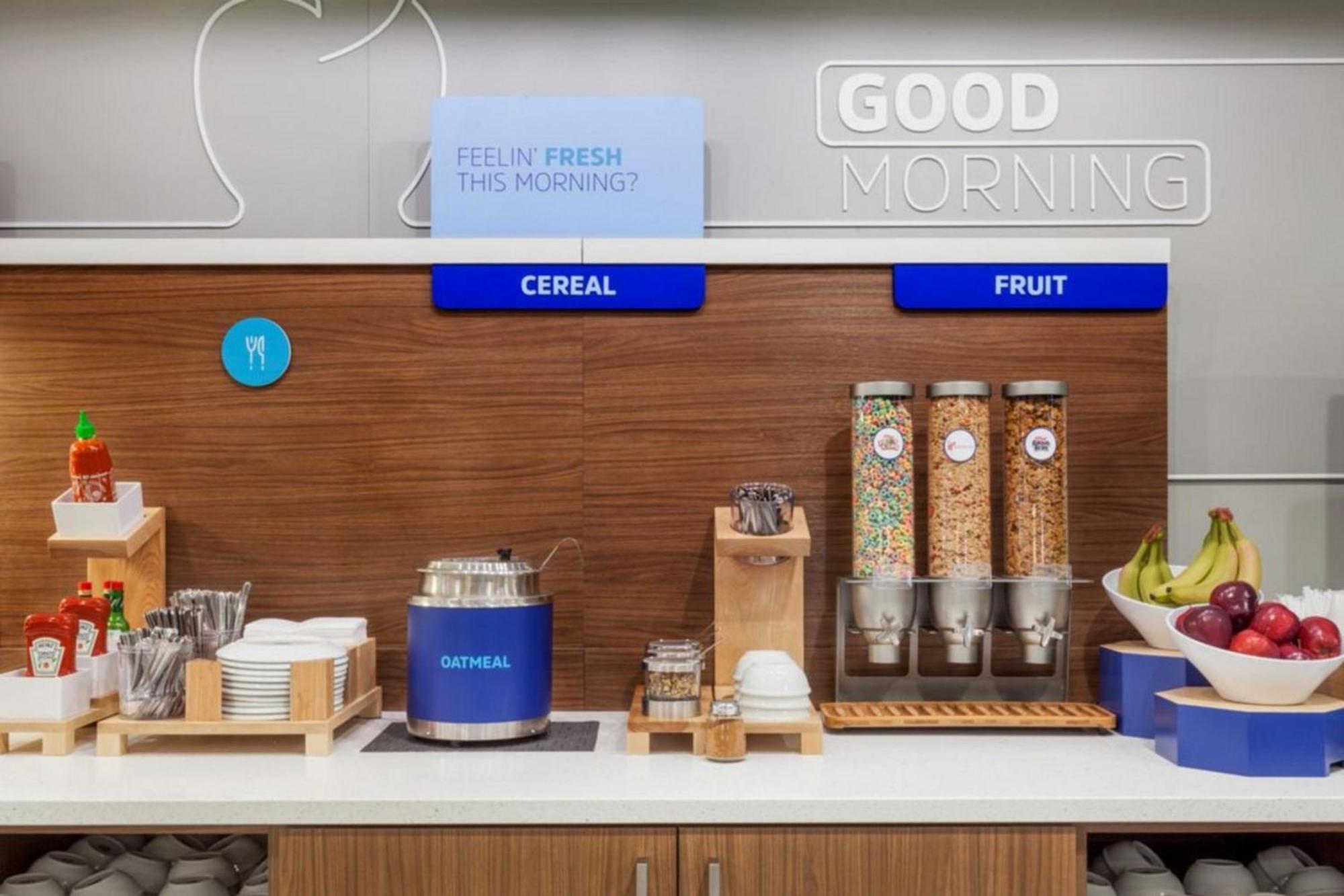 Holiday Inn Express & Suites - Hollister By Ihg Esterno foto